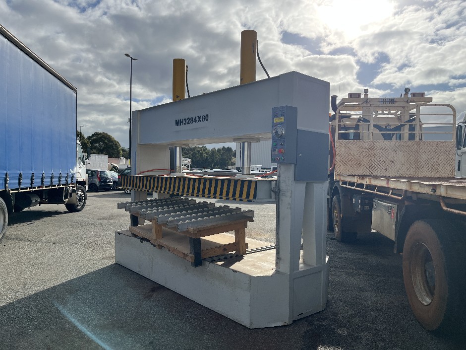 Funing 80T Hydraulic Cold Door Press - Unreserved