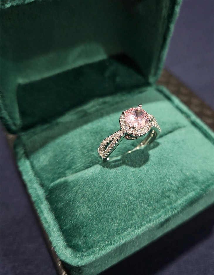 1.0ct 925 Sterling Silver Pink Simulated Diamonds Ring