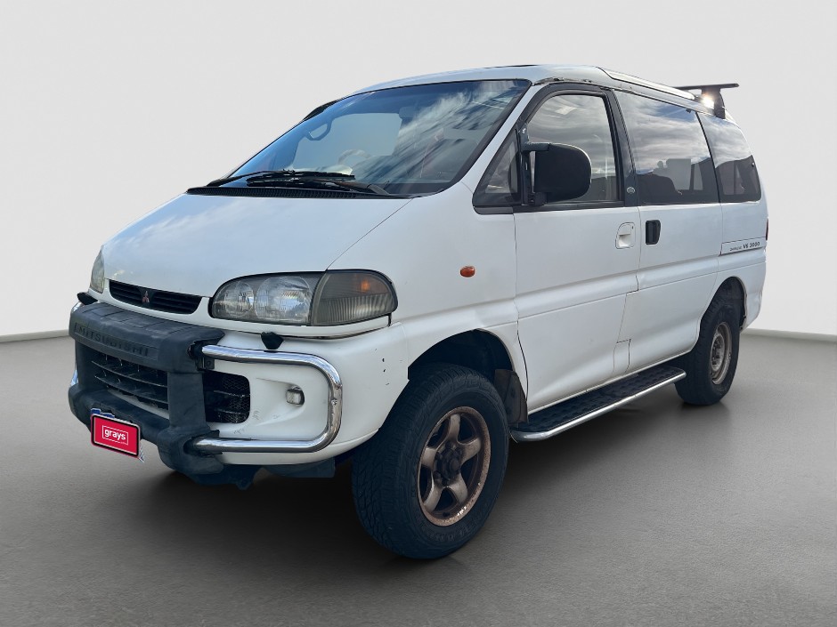 1995 Mitsubishi Delica Petrol