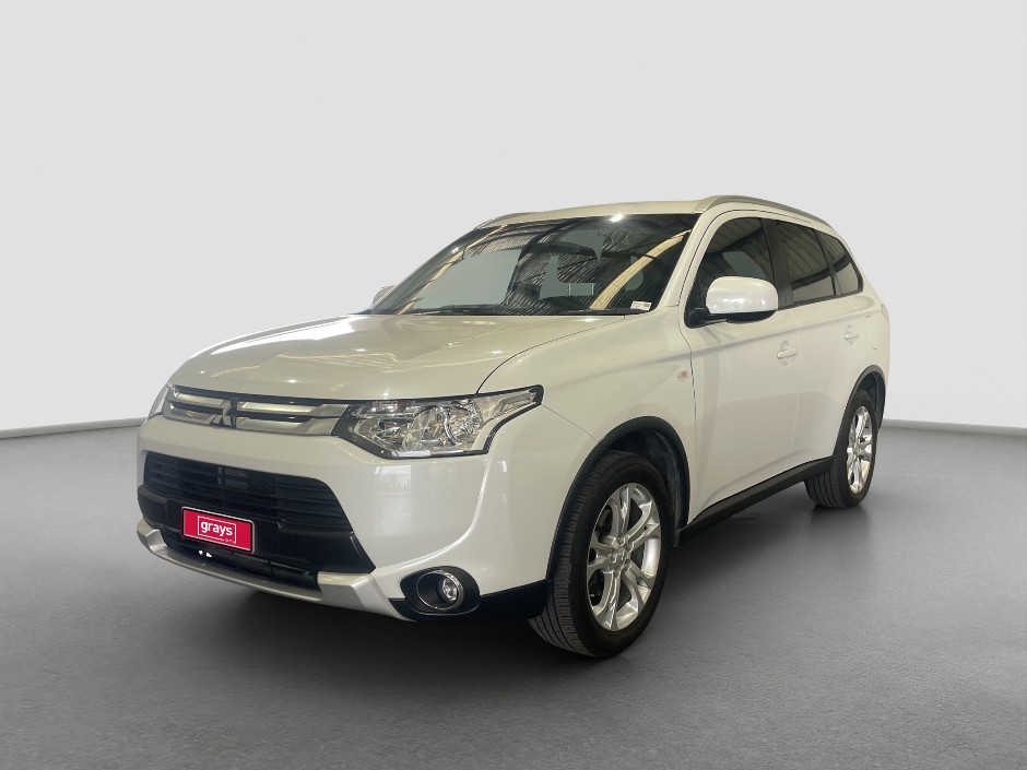 2014 Mitsubishi Outlander ES Petrol