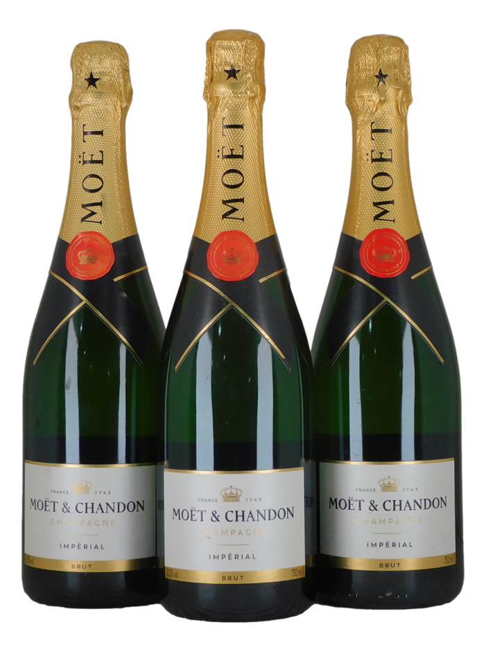 Moet & Chandon NV (3x 750mL).
