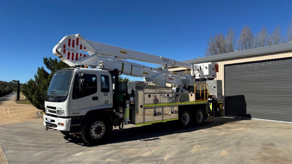2007 Isuzu FVZ 1400 Cherry Picker Truck / EWP