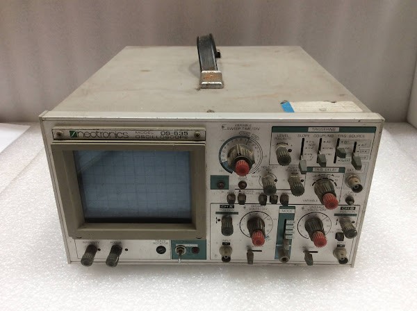 Hung Chang Neotronics OS-635 analog oscilloscope