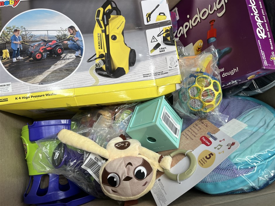 11 x ASSORTED BOYS TOYS BUNDLE; Incl. Bubble Gun, Toy Dough, Plushie & more