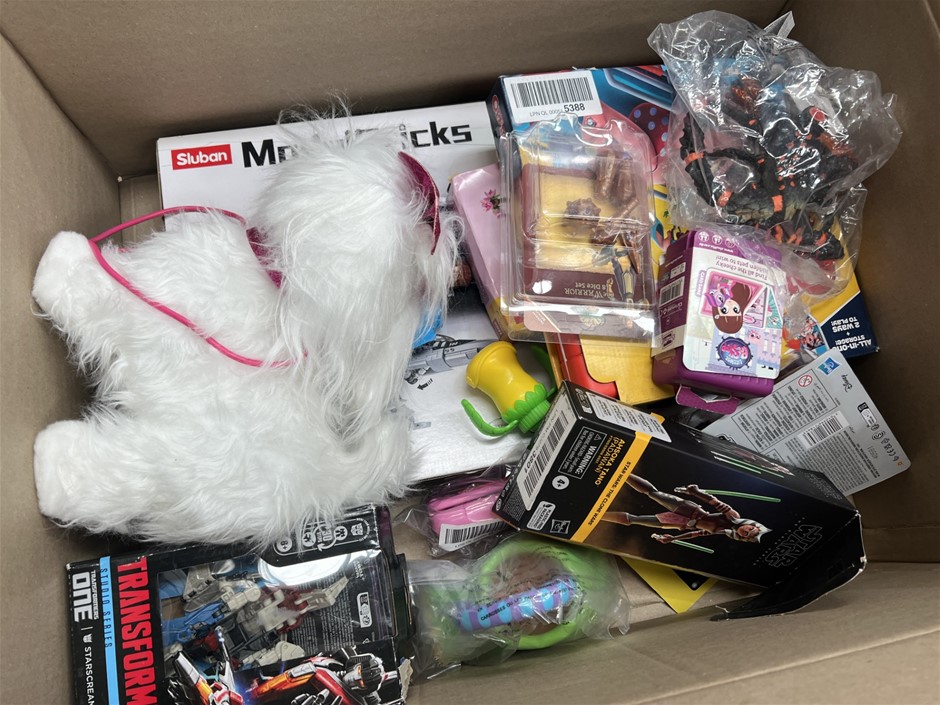 0214-5062777 · 12 x ASSORTED MIXED TOYS; Incl. One Piece Cards, Building Set, Operation Bo