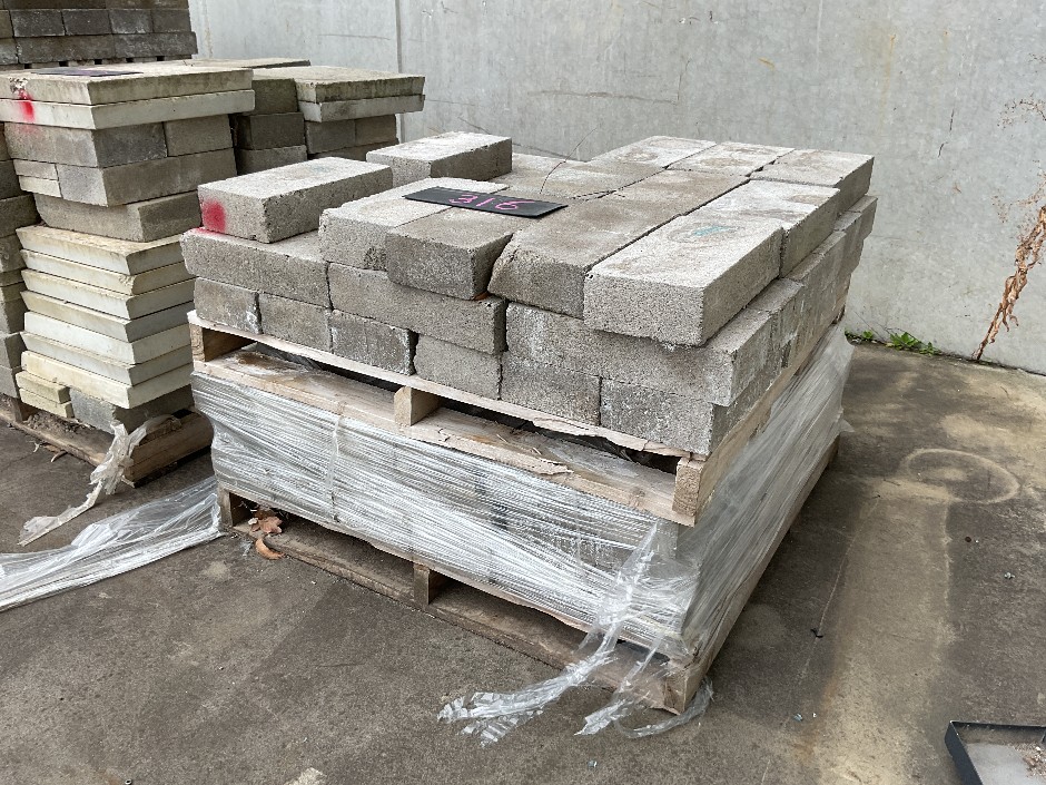 <p>Pallet of Concrete Pavers x 2</p>