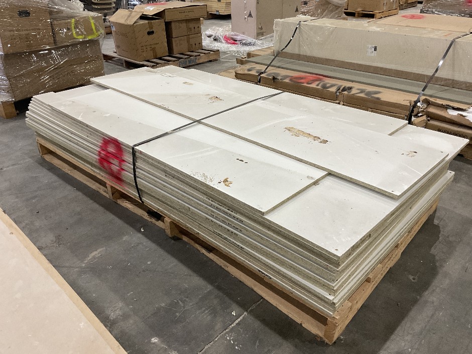 <p>Pallet of Assorted Chipboard with White Laminate top</p>