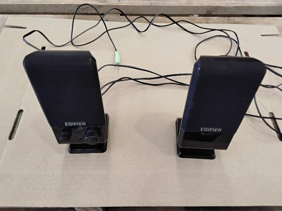 Edifier M1250 speakers