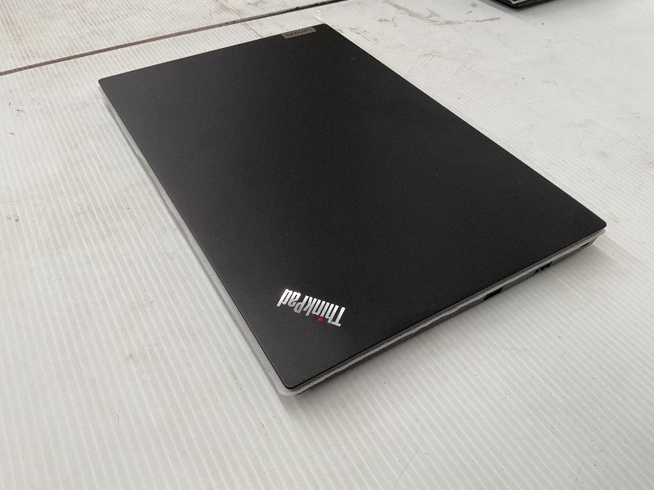<p>Lenovo ThinkPad E15 Gen 2 Laptop</p>