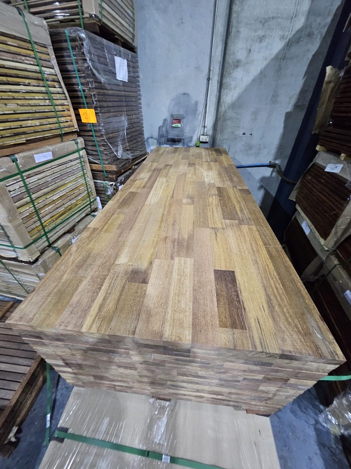 Merbau Tabletop FJL 2400x 920x 33mm