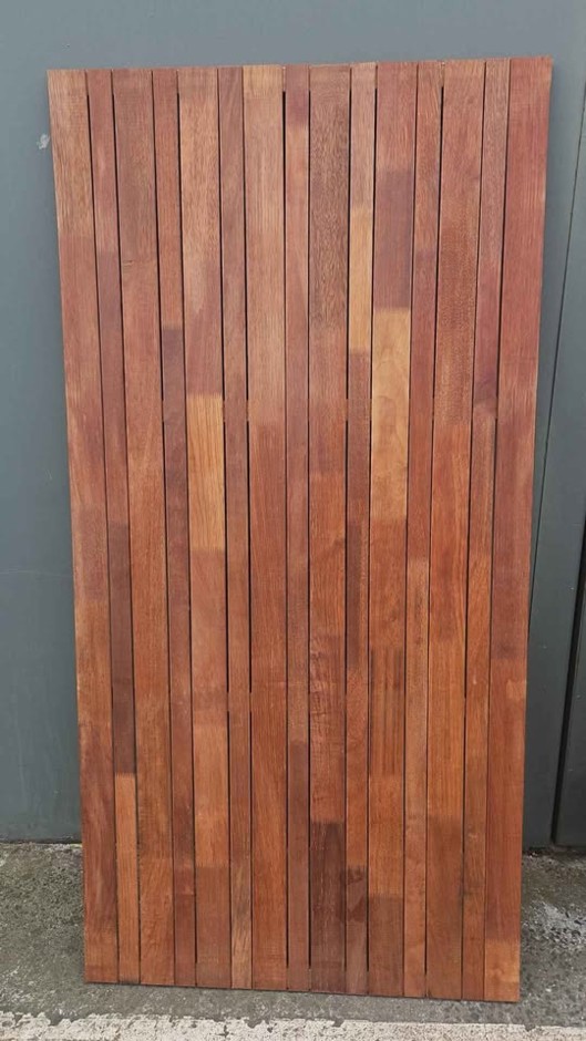<p>Merbau Panel FJL 1800x900</p>