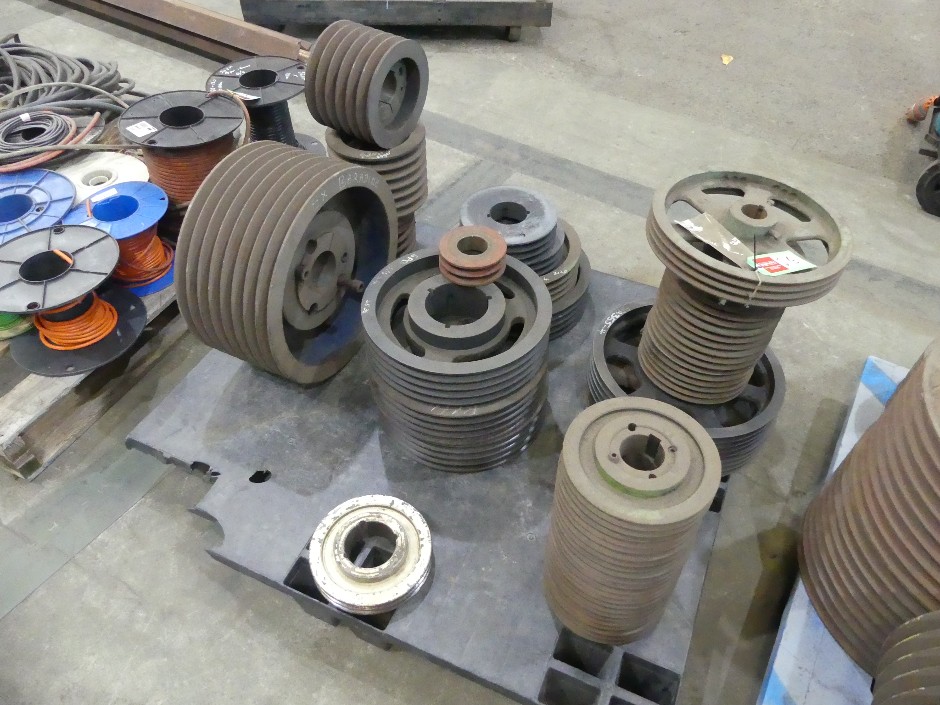 <p>V Belt Pulleys (Assorted)</p>