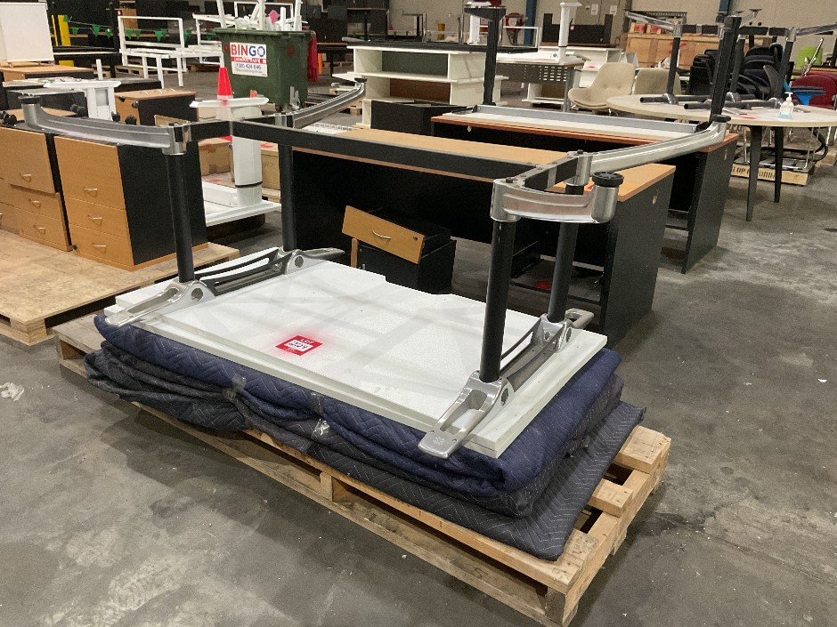 Quantity of Table Tops & 1x Stand