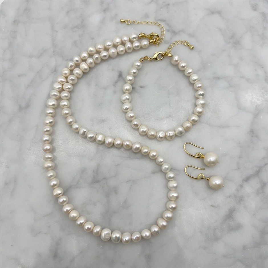 Large Central White Pearl 18k Gold Plated Jewellery Set