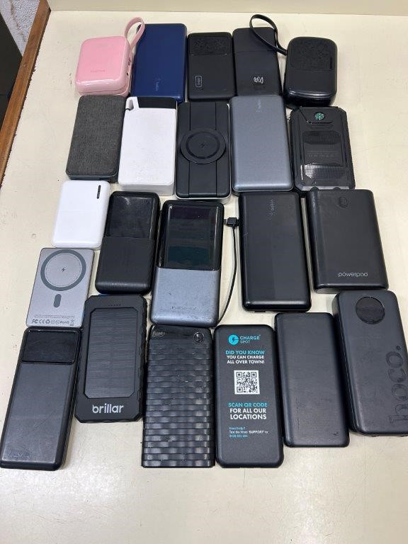 Approx 22 x Assorted Powerbanks