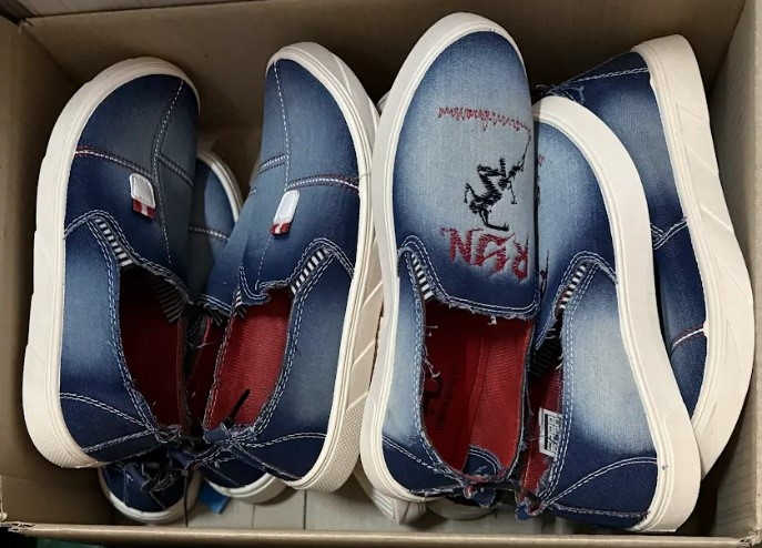 5 Pairs Unisex Shoes One Design Size 6