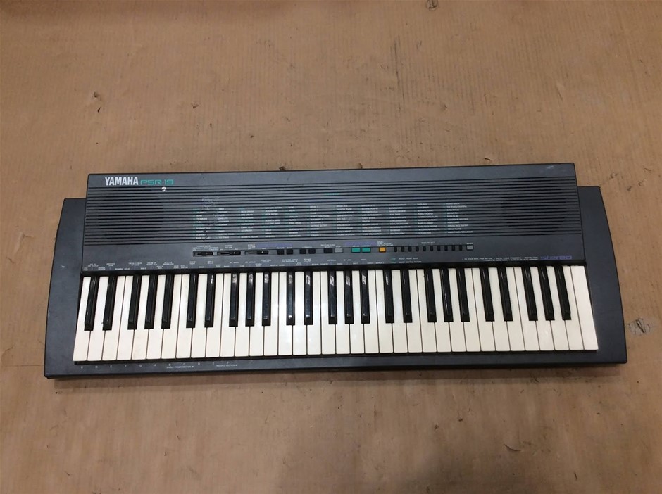Yamaha PSR-19 Electronic Keyboard