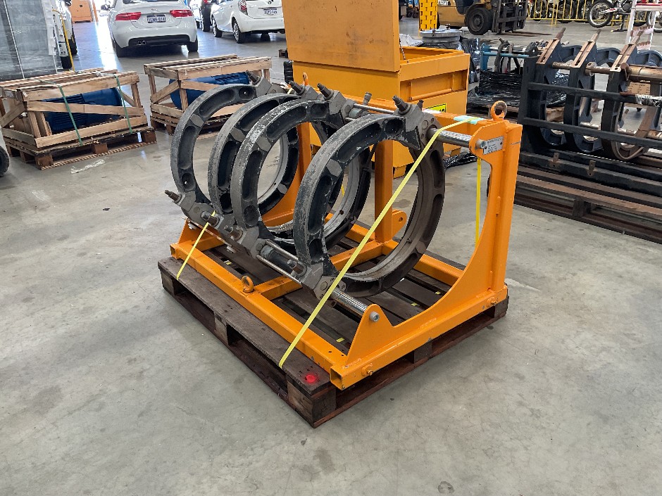 Clamping carage