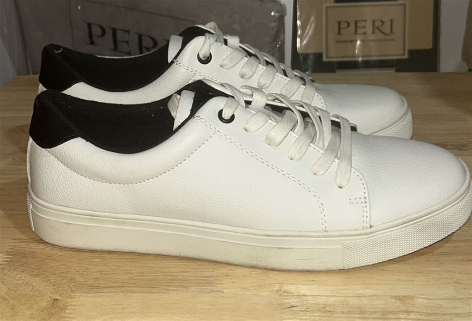 Wills Shoes White