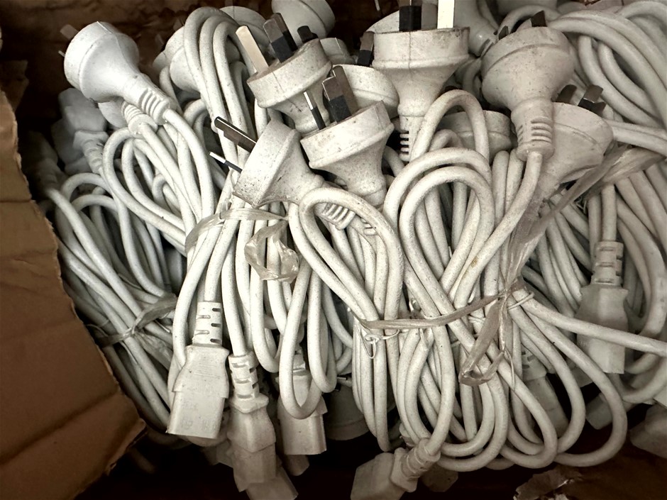 CLOSING DOWN SALE: Large quantity of Computer Power Cable