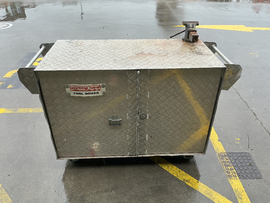 <p>Checker Plate Tool Chest & Bench</p>