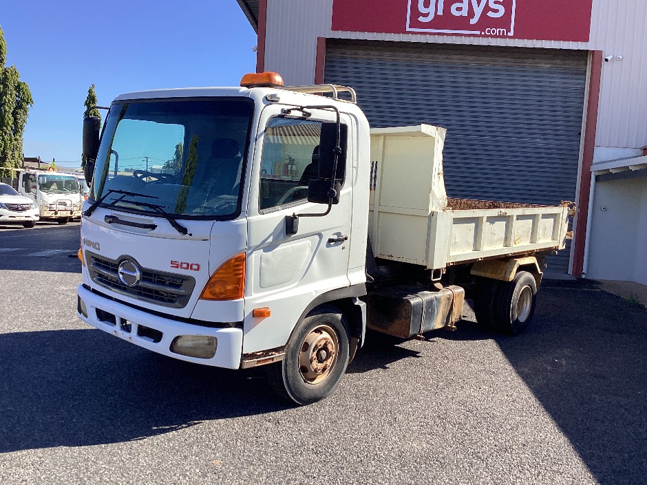 2010 Hino 500 4x2 Tipper