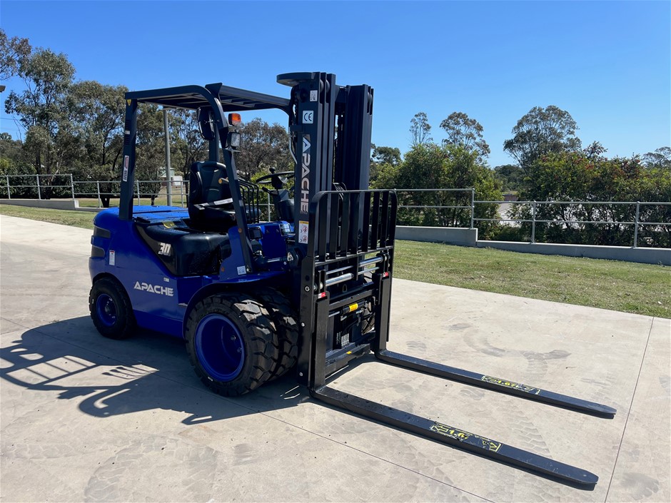 3 Ton Dual Wheel 4.5 Mast Diesel Forklift(Unused)