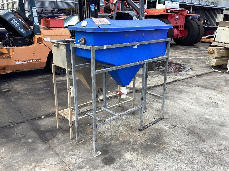 2 x Oil Seperator Tanks