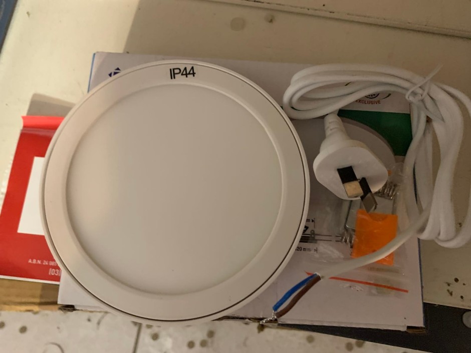 15 x Gulite 9W LED Down Lights, 9W (Unused)