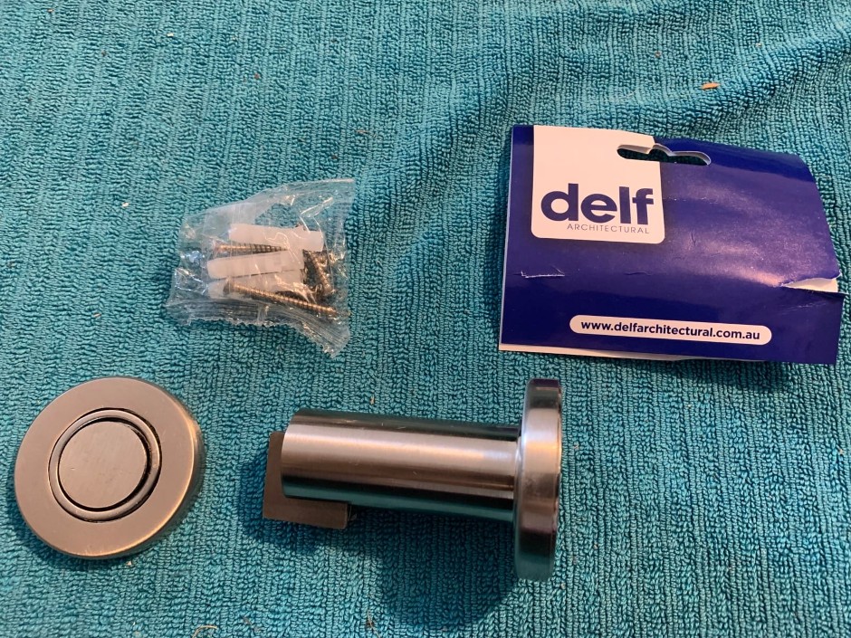 <p>10 x Delf Magnetic Door Stops (Unused)</p>