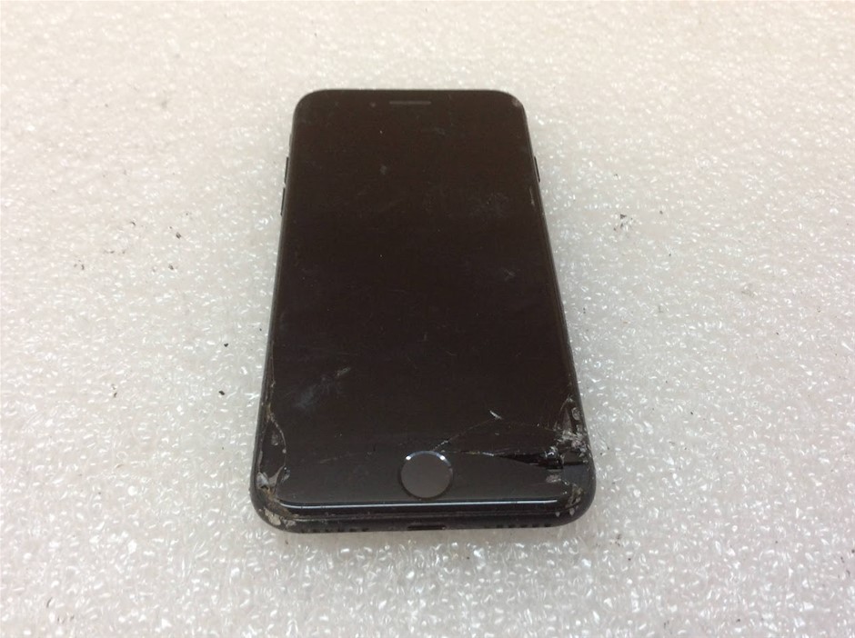 Apple iPhone 7 (A1778) 128GB Smartphone