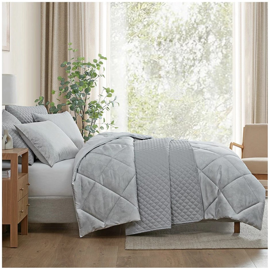 JENNIFER ADAMS 6pc Comforter Set, Queen, Textured Diamond Silver.