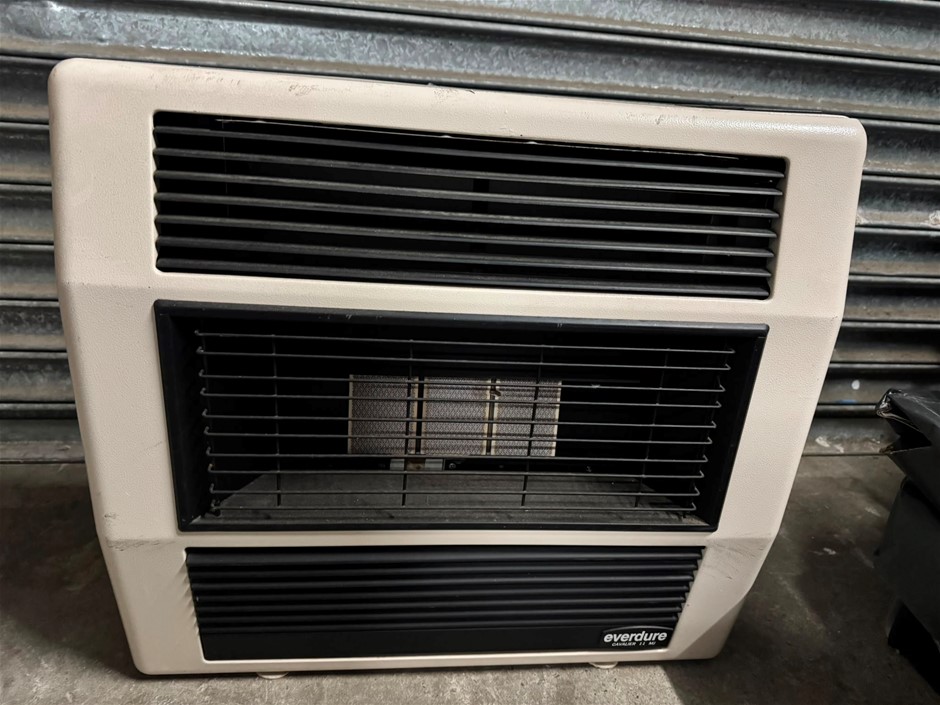 CLOSING DOWN SALE: Everdure Natural Gas Heater