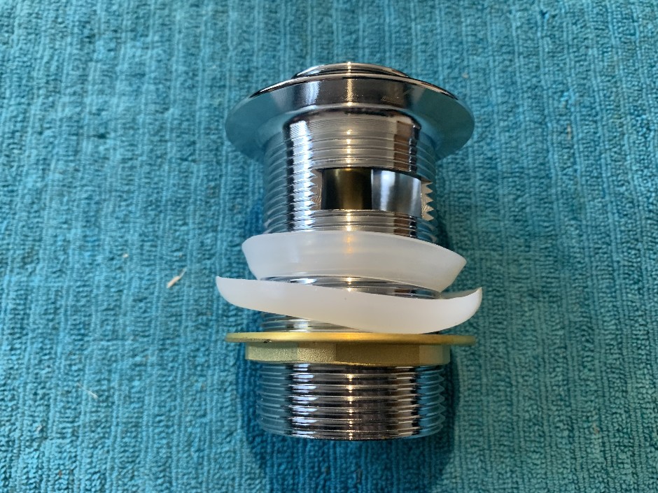<p>5 x 40mm Pop Up Wastes, No Overflow (Unused)</p>
