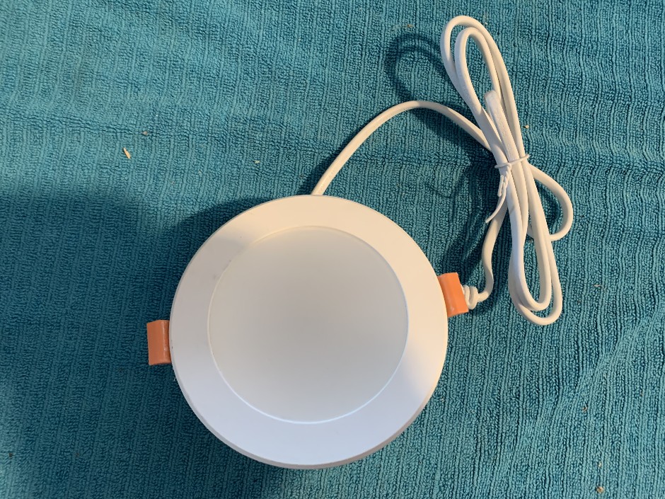 <p>30 x LED Down Lights, 9W, 200-240 Volt, 50/60HZ (Unused)</p>