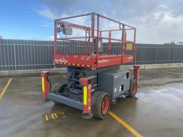 2017 Skyjack SJ6832RT Scissor Lift