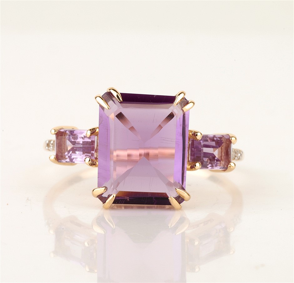 <b>9ct Yellow Gold Natural Amethyst & Diamond Ring