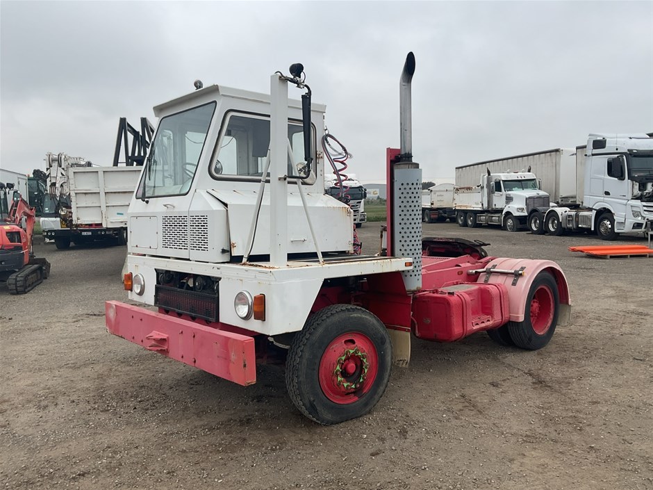<p>1972 Ottawa YT30 4 x 2 Yard Tug</p>