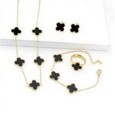 6-Piece Jewellery Set.Watch, Necklace, Bracelet, Ring & Earrings