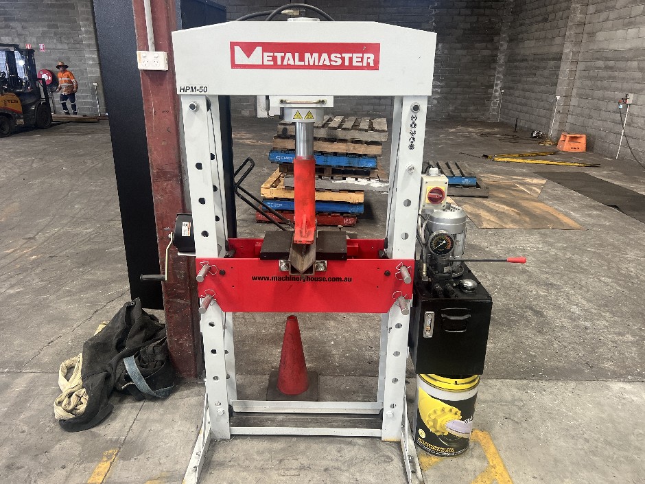 <p>Metal Master HPM-50 Hydraulic Press</p>
