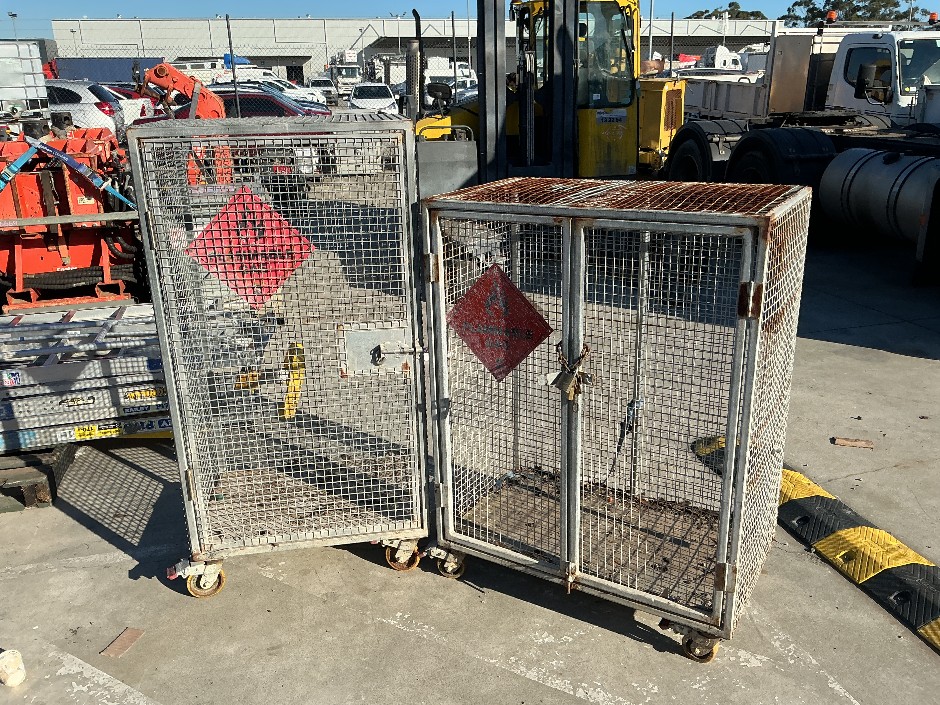 2 x Mesh Cages