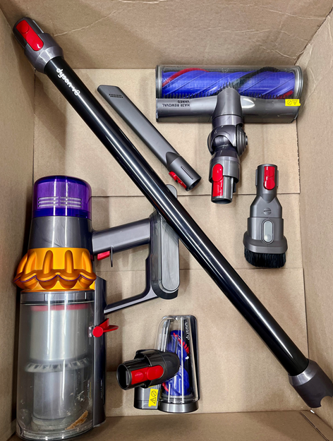 DYSON V8 Vacuum with Dyson V15 Detect Absolute Handle/Dirt Compartment. NB: