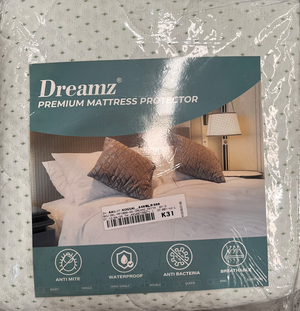 DREAMZ  Fully Fitted Mattress Protector, King.