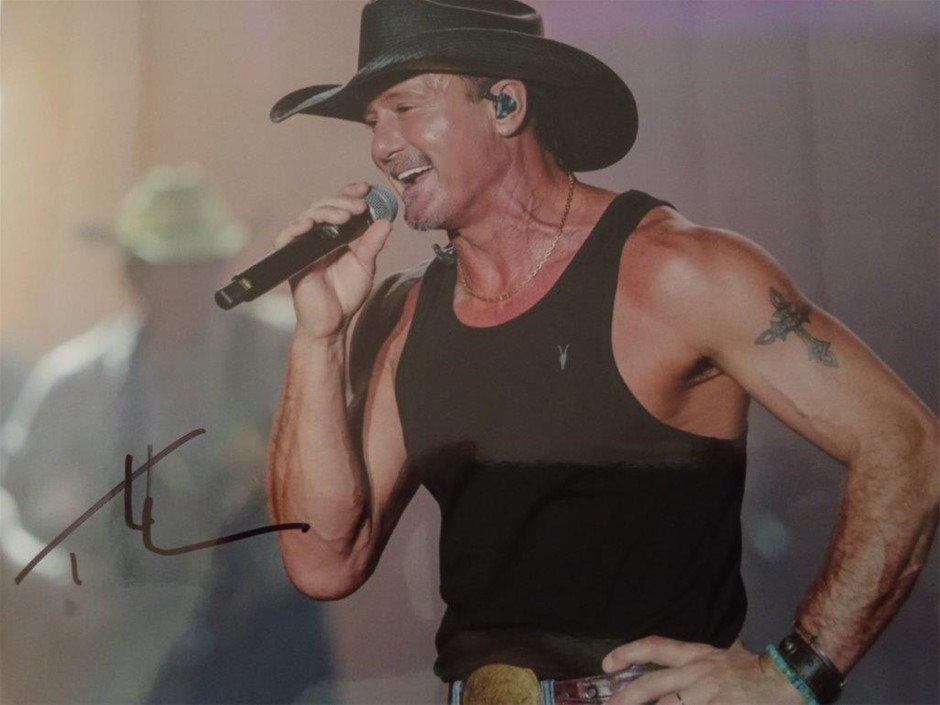 TIM McGRAW CONCERT SIGNED PHOTO
