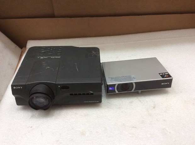 Sony VPL-CX21&VPL-S600M LCD Data Projector (Lot of 2)