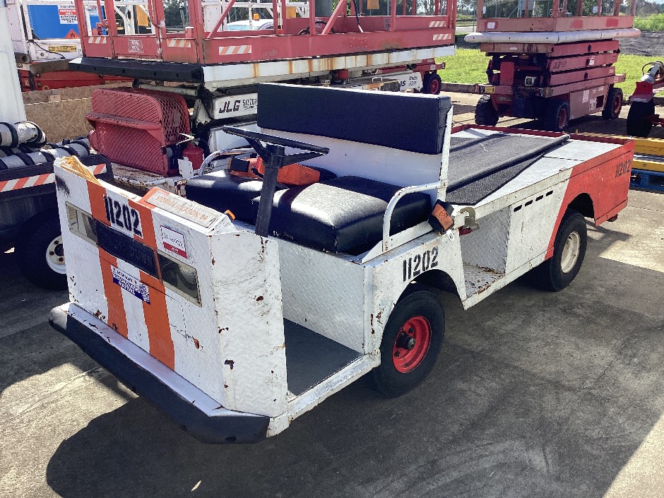 Taylor Dunn Luggage Tug