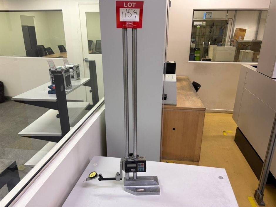 1x Mitutoyo Height Gauge