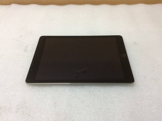 Apple iPad 5 (A1822) Tablet 32GB