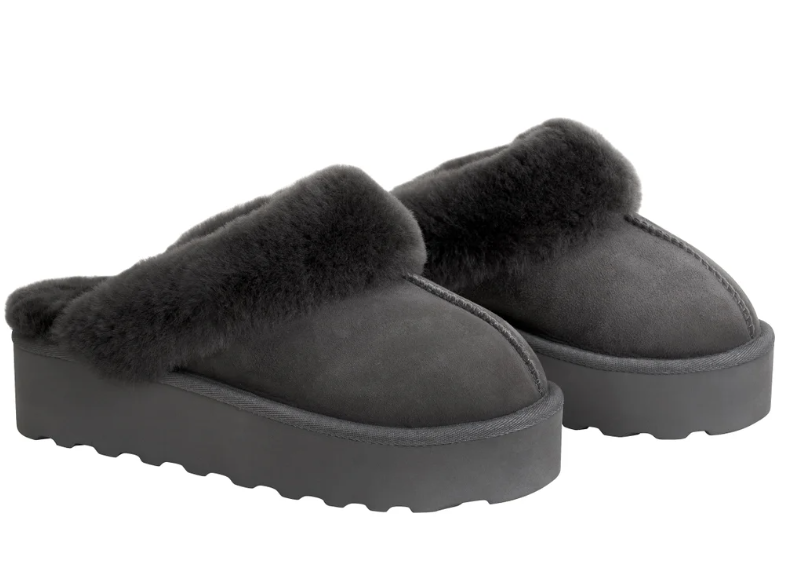 Kirkland Signature Women's Shearling Platform Slipper. US9/UK7, Gray Gris N