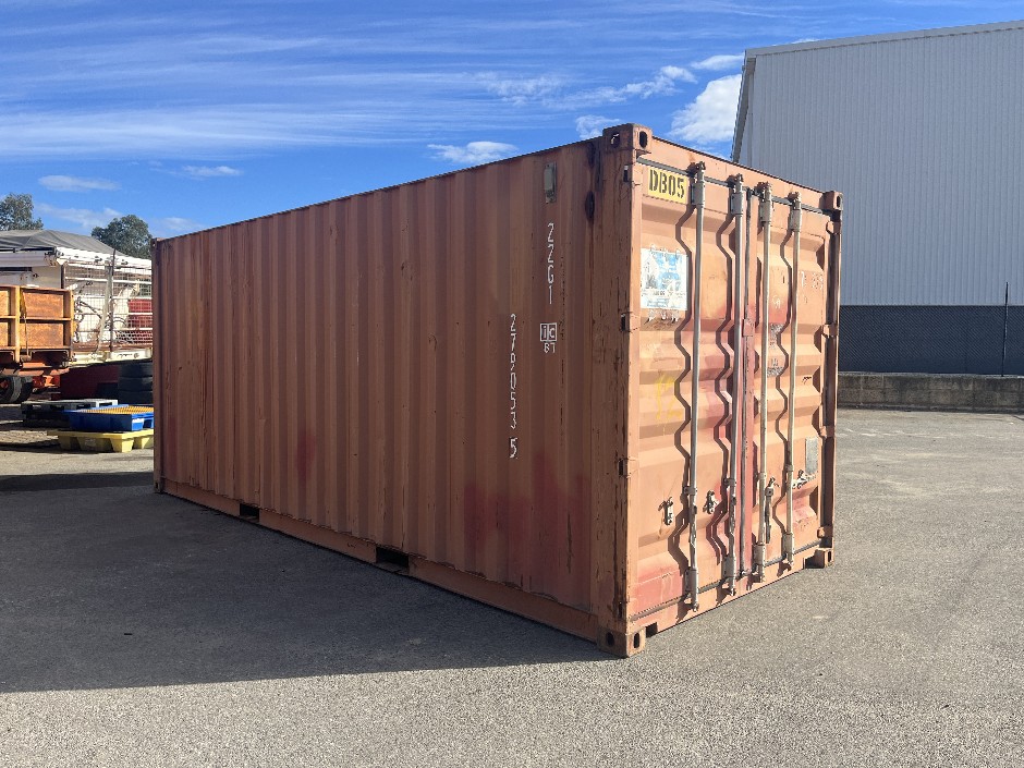 20ft Container and Wheelbarrows - Unreserved